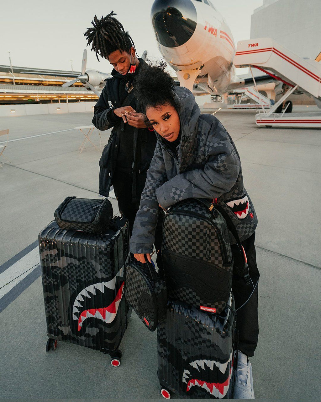 3AM SHARKNAUTICS 29.5? FULL-SIZE LUGGAGE
