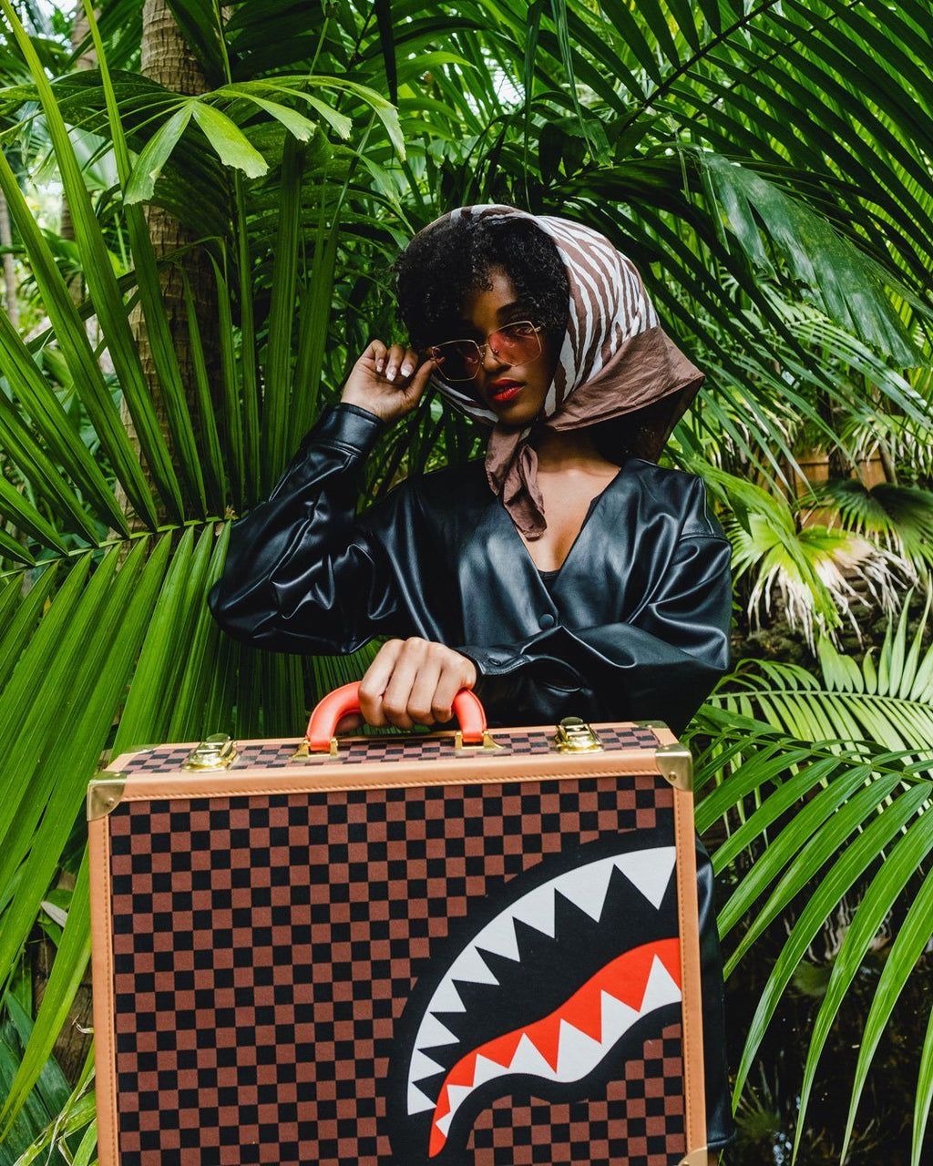 HENNY AIR TO THE THRONE ATTACH� BRIEFCASE