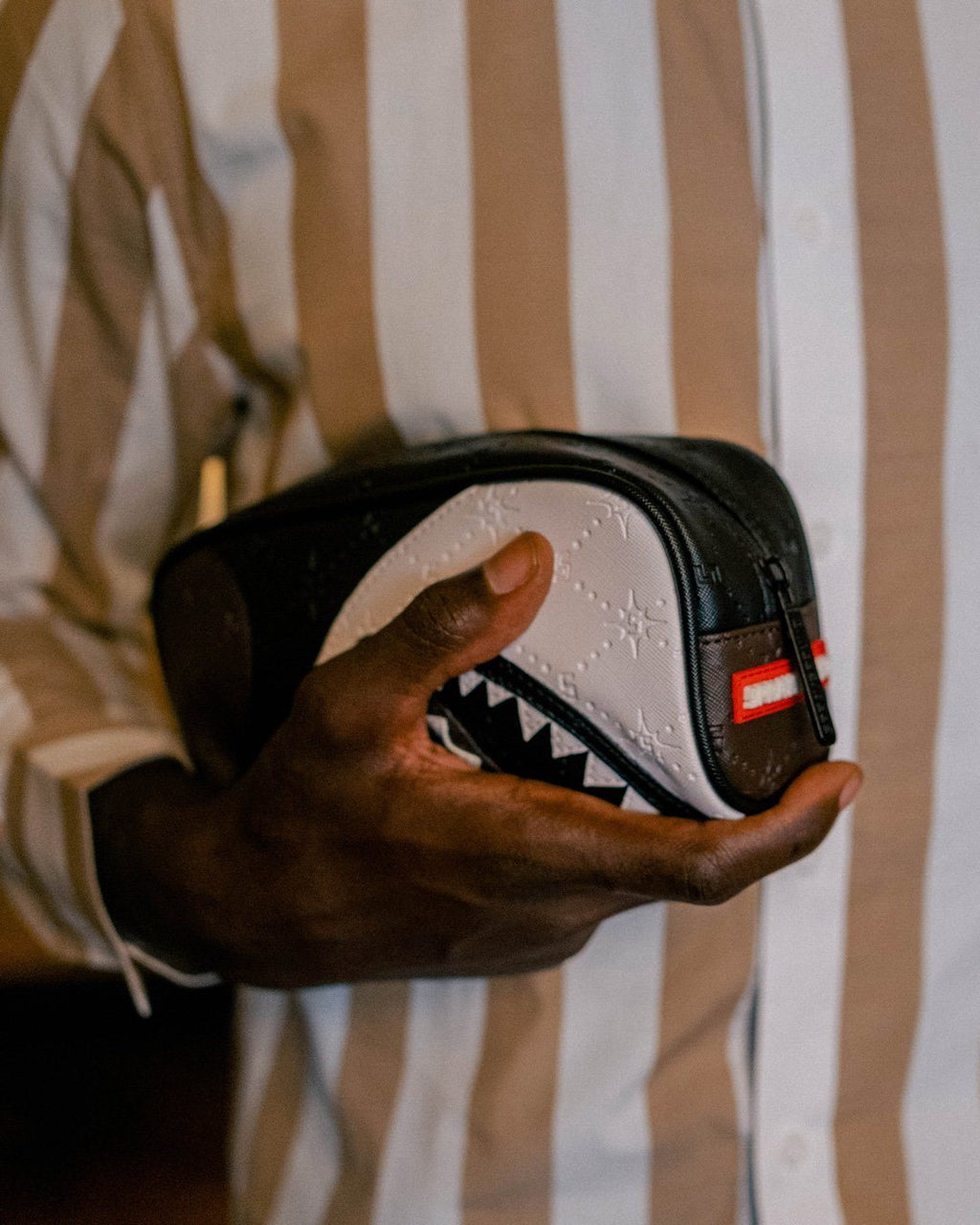 V.V.I.P. POUCH