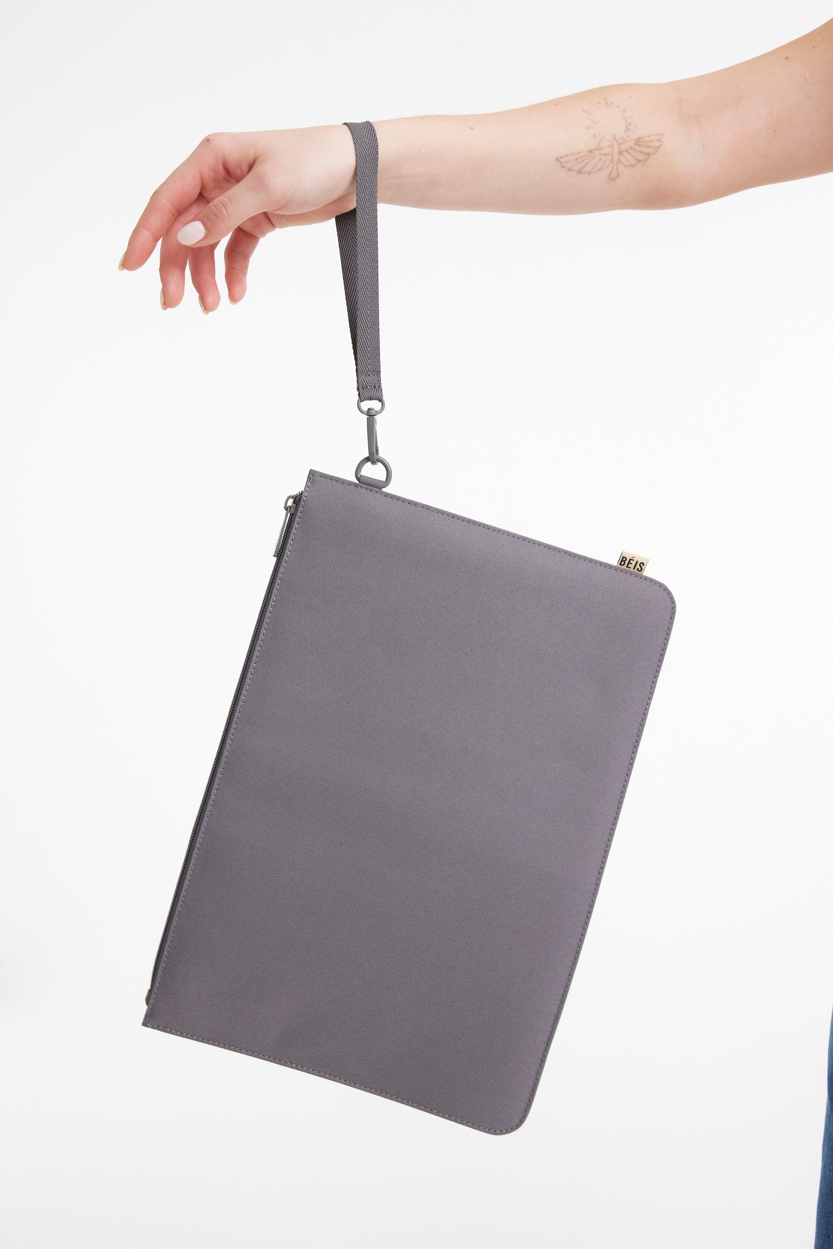 Resale The B�ISics Laptop Pouch in Grey