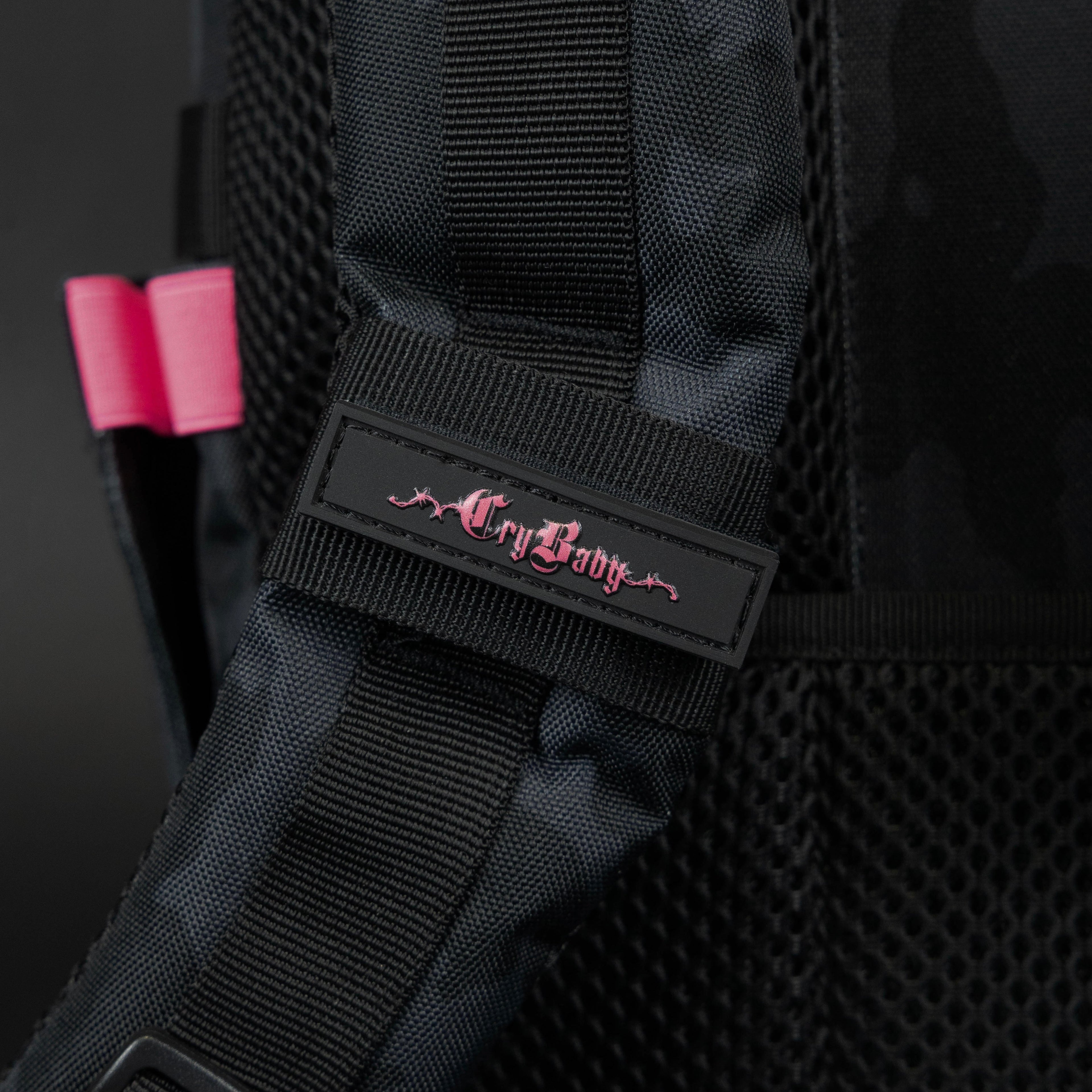 25L Backpack Black Hearts